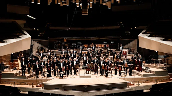 Brahms & Rachmaninov: Berlin Symphony End-of-Year