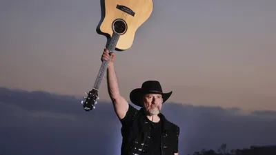 See Colin Hay Live at Bergen PAC, NJ