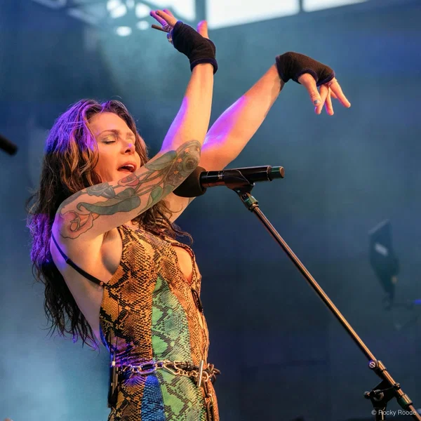 Electrifying Night with Beth Hart at Helsingin Jäähalli!