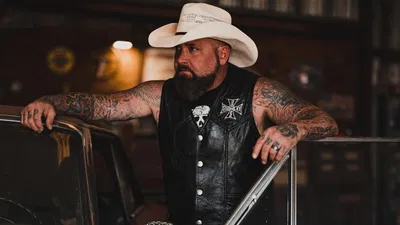 Creed Fisher Rocks Frenchtown's Artie's Bar!