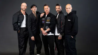 Relive the 90s: Five electrifies The O2, London!