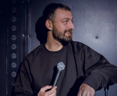 Experience Roman Frayssinet: A Night of Wit & Wonder in Lille!