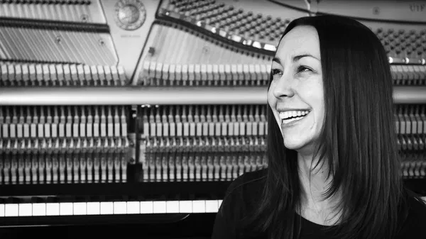 Holly Bowling Live at Blue Note Hawaii