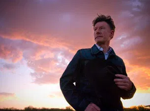 Lyle Lovett's Acoustic Charm: A Night at Edinburgh's Festival Theatre