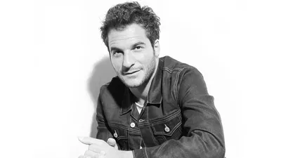 AMIR - C TOUR: Electrifying Chanson Française Live in Lyon!