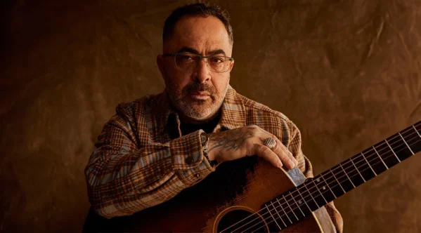 Aaron Lewis: Country Under the Desert Sky