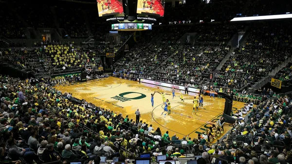 Ducks vs. Huskies: College Basketball Showdown!