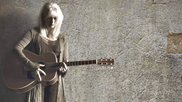 Experience Emmylou Harris Live at Stadsschouwburg Antwerpen