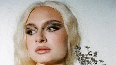 Låpsley Electrifies Glasgow: Live at Oran Mor!