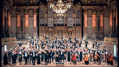 Harmonious Convergence: Jugend Sinfonieorchester Zürich & TrioColores Light Up Die Glocke!