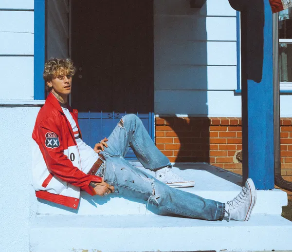 MGK Lost Americana Tour: Logen-Seat Ticketmaster Suite