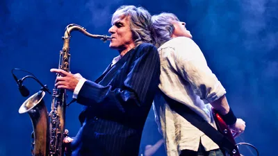Relive Rock Legends: The Dire Straits Experience in Utrecht!