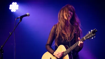 LYNDA LEMAY: An Intimate Evening of Francophone Song in Bordeaux