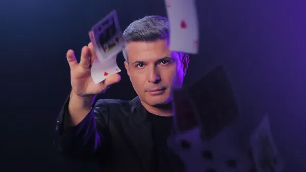 Asi Wind: Mind-Bending Magic in Ft Lauderdale!