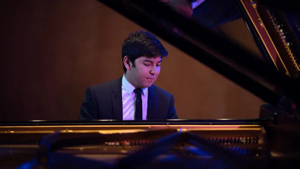 Behzod Abduraimov at Carnegie Hall