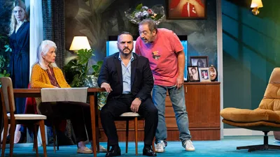 Mons Theatre: Experience "La Famille" Live!