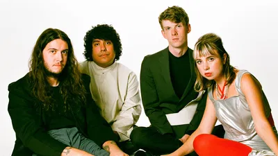 Beach Bunny Electrifies La Maroquinerie: A Night of Indie Pop Bliss in Paris!