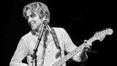 Eric Johnson: Guitar Wizardry in Fall River