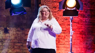 Urzila Carlson: Riotous Laughter Rocks Dublin's Ambassador Theatre!