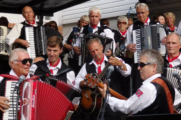 Lindesnes Trekkspillklubb at Grieghallen: Tickets