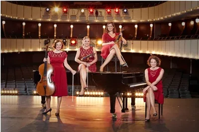 Salut Salon's Enchanting Christmas: A Bremen Holiday Concert