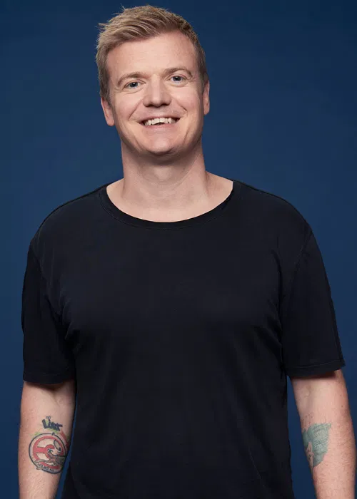 Comedy & Culinary Delight: Tobias Dybvad's Show with Pre-Show Burger at Sportshotel Vejen!