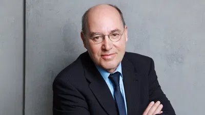 Gysi vs. Guttenberg: A Live Political Face-Off in Bremen!