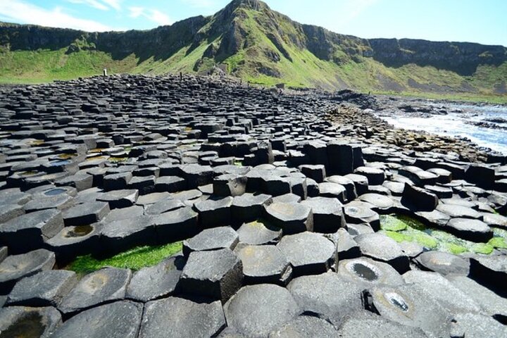 Unforgettable Giants Causeway Private Chauffeur Tour from Dublin