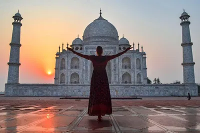 Sunrise Majesty: Skip-the-Line Taj Mahal Tour from Delhi