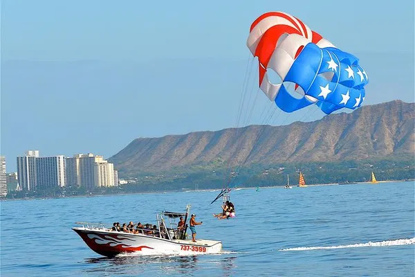 Honolulu Parasailing: Waikiki Adventure with Breathtaking Views