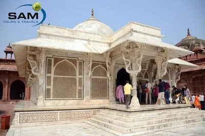 Taj Mahal Day Trip: Delhi to Agra via High-Speed Vande Bharat Express