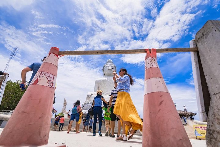 Phuket's Instagrammable Hotspots: A Guided Group Adventure