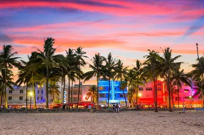 Miami Beach Scavenger Hunt: Uncover Colors & Culture!