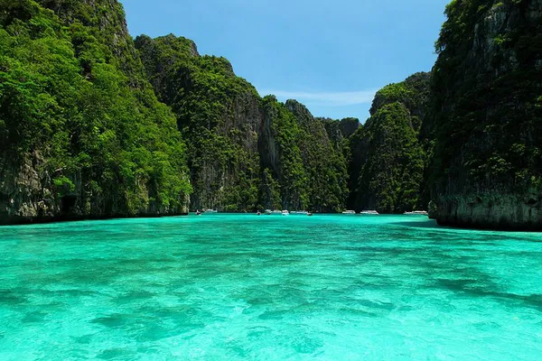 Phi Phi Islands Tour: Beat the Crowds from Krabi!