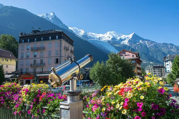 Alpine Majesty: Independent Mont Blanc & Chamonix Day Trip from Geneva
