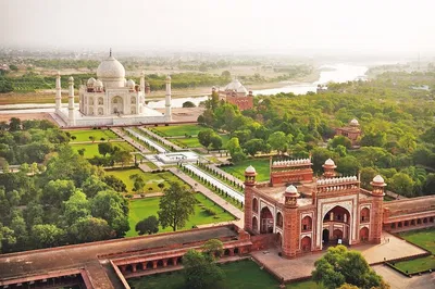 Taj Mahal: Superfast Train Tour from Delhi - A Seamless Agra Experience