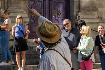 Latin Quarter Wine History: Sip, Stroll & Savor Paris!