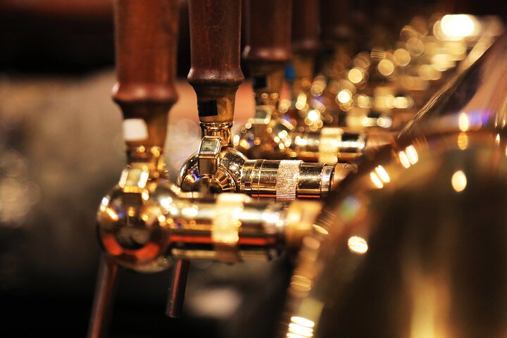 Durham Pub & History Tour: Ales & Tales!