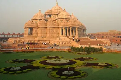 Delhi's Spiritual Gems: A Private Journey Through Akshardham & Old Delhi