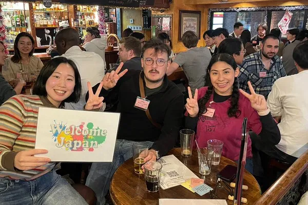 Meet Locals: Japanese Speaking Experience in Osaka Pub