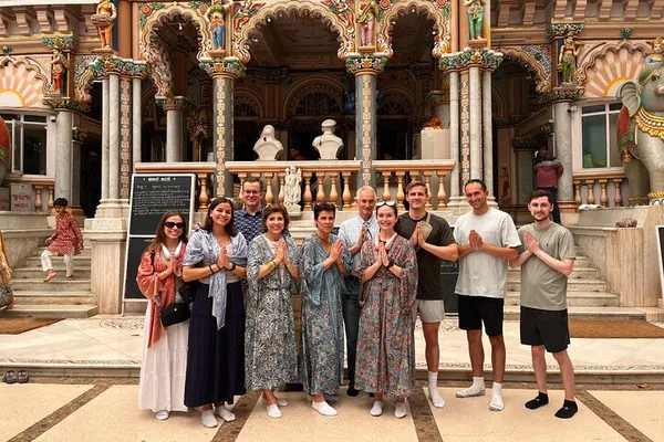 Mumbai's Essence: A Private City Tour Through History & Culture