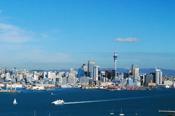 Auckland's Top Spots: Unveiling City Highlights in a Half-Day Adventure