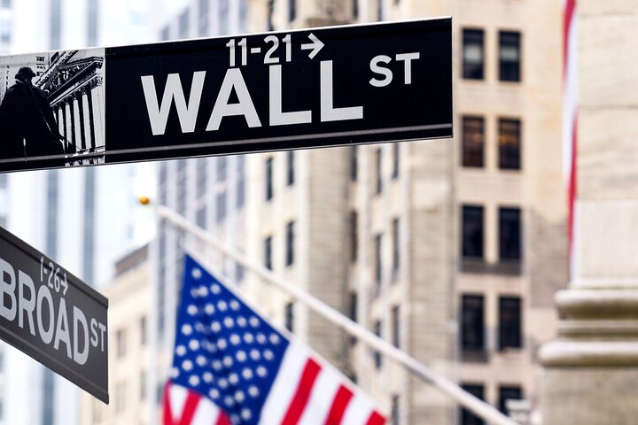Unleash Your Inner Wolf: Private 'Wolf of Wall Street' Movie Tour in NYC!