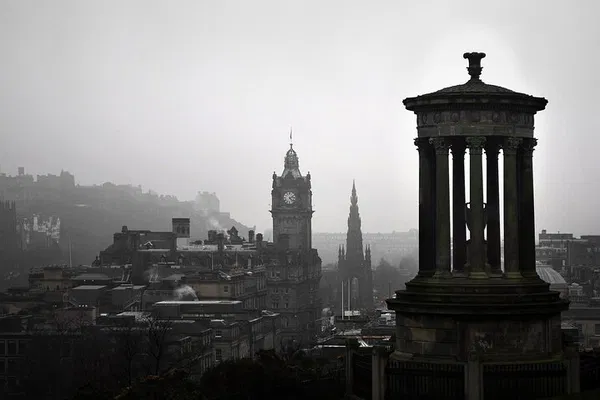 Edinburgh's Dark History: A Ghost Tour of Mysteries and Legends