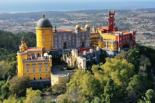 Sintra, Pena, Regaleira, Cabo da Roca & Cascais: Guided Tour