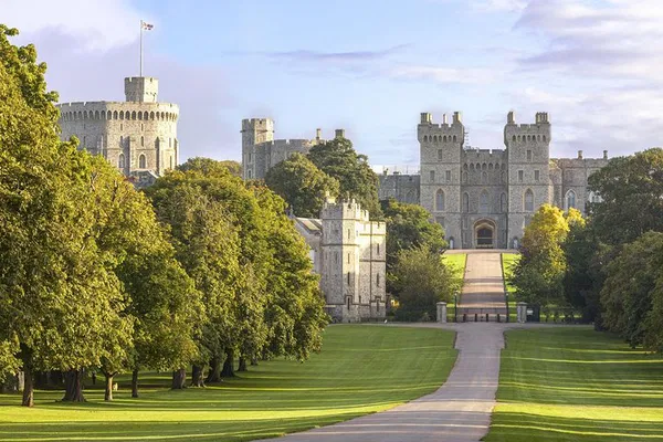 Windsor Bike Tour: Explore Thames Valley & Eton