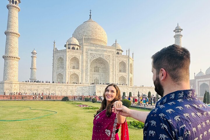 Taj Mahal Day Trip from Delhi: Private Car & 5-Star Lunch