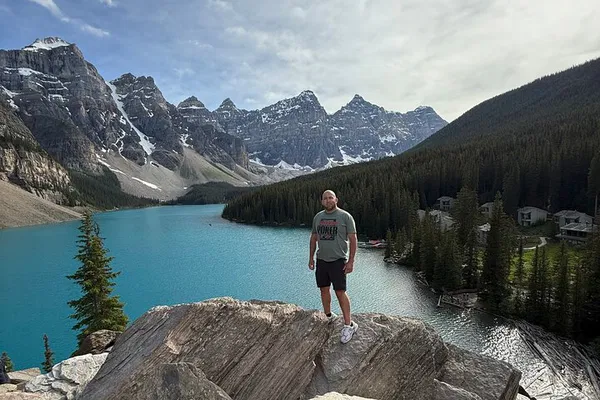 Banff & Yoho: Private Tour to Moraine, Louise & Emerald Lake