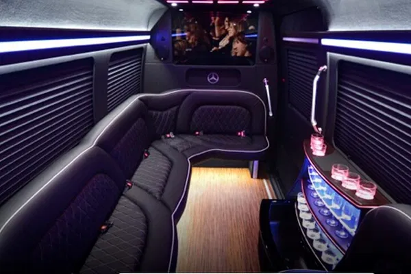 Luxury Party on Wheels: Explore Fort Lauderdale in Style!