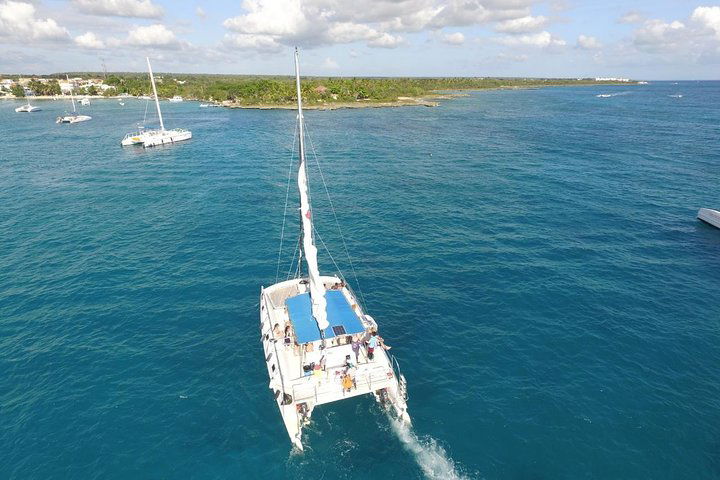 Saona Island: Party Boat Day Trip with Open Bar & Lunch